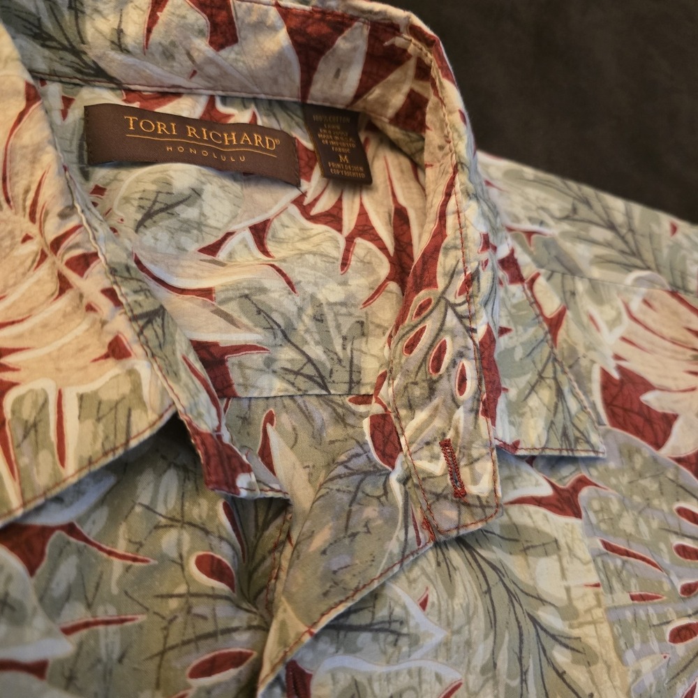 Tori Richard Shirt Mens‎ M Red Floral Tropical Hawaiian Cotton Lawn Beach